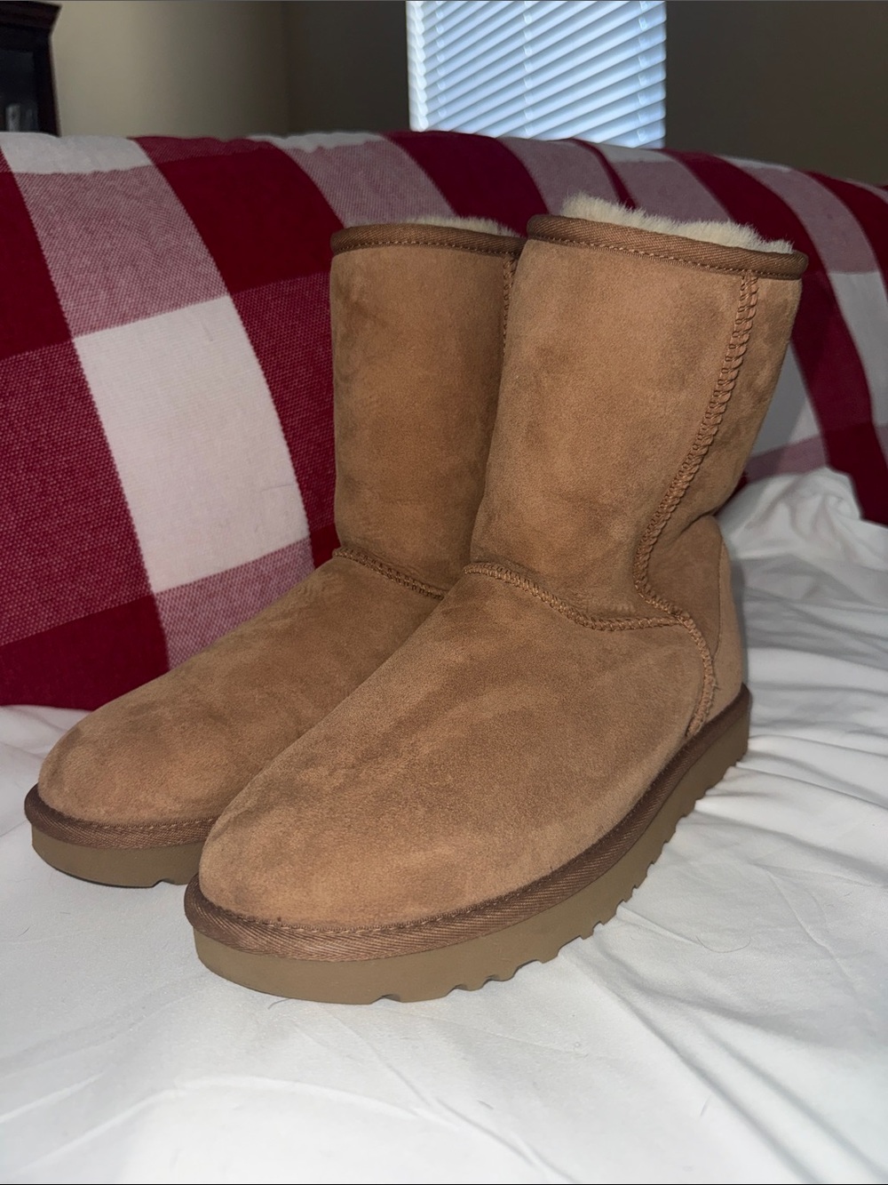 UGG Classic Short Chestnut Suede Winter Boots - Picture 3 of 7